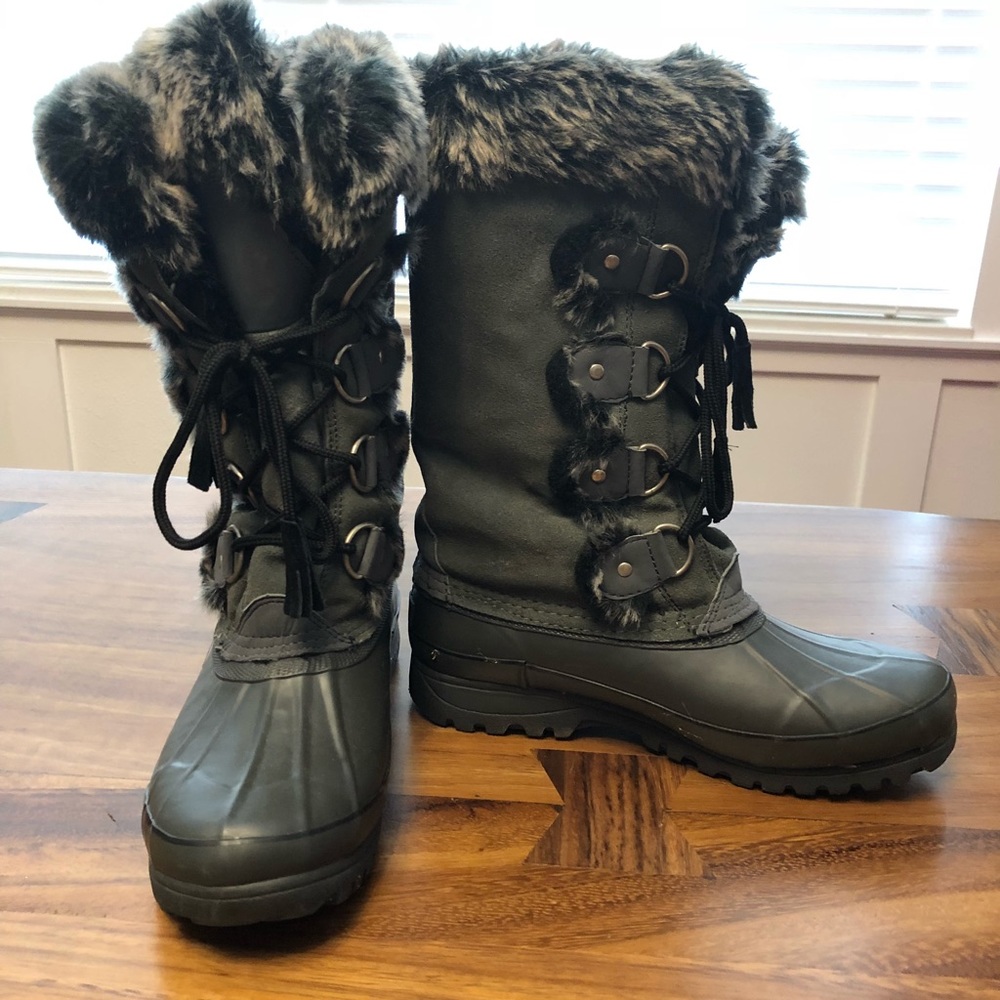 Khombu waterproof winter boot - never worn